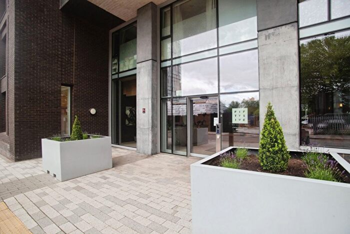 2 Bedroom Flat For Sale In Queen Street, Salford, M3