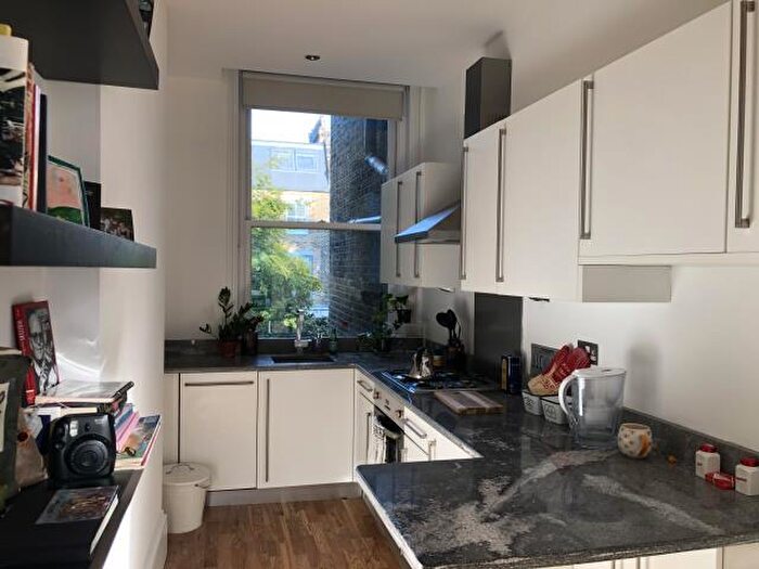 Flat To Rent In Upper Street, London, N1
