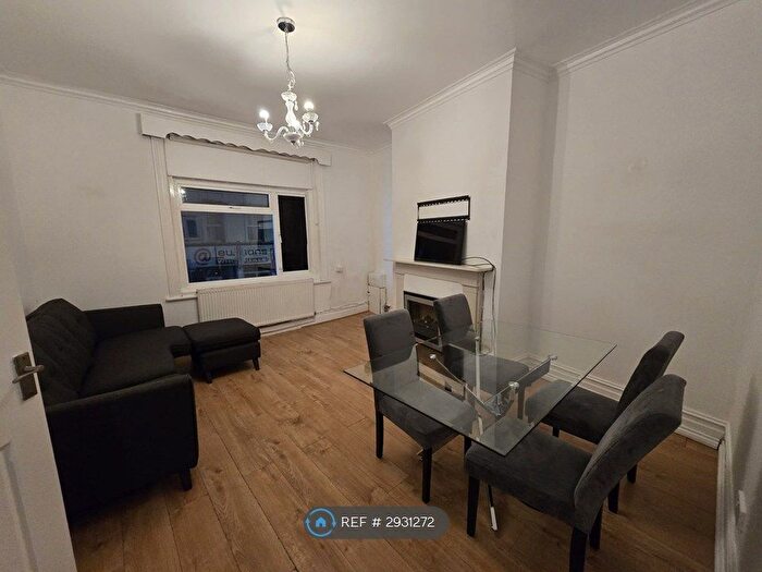 2 Bedroom Flat To Rent In Norwich Road, Bournemouth, BH2
