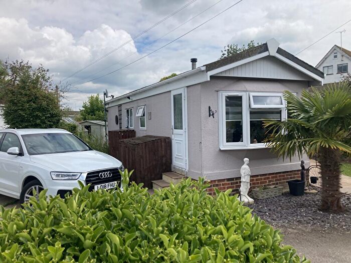 1 Bedroom Park Home For Sale In Main Street, The Dome Village, Hockley, SS5