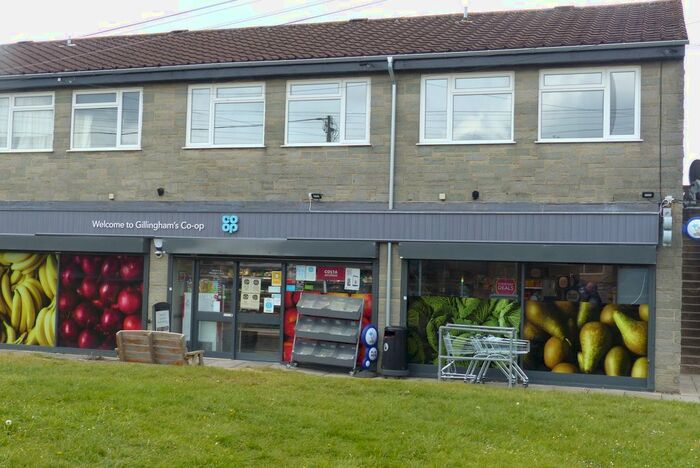 2 Bedroom Flat To Rent In The Parade, Gillingham, SP8