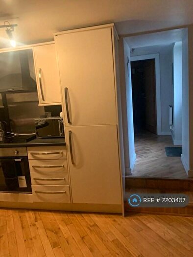 1 Bedroom Flat To Rent In Town Street, Leeds, LS28