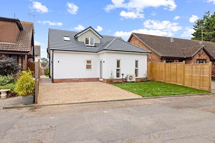 2 Bedroom Detached Bungalow For Sale In Flax Mean, Felpham, PO22