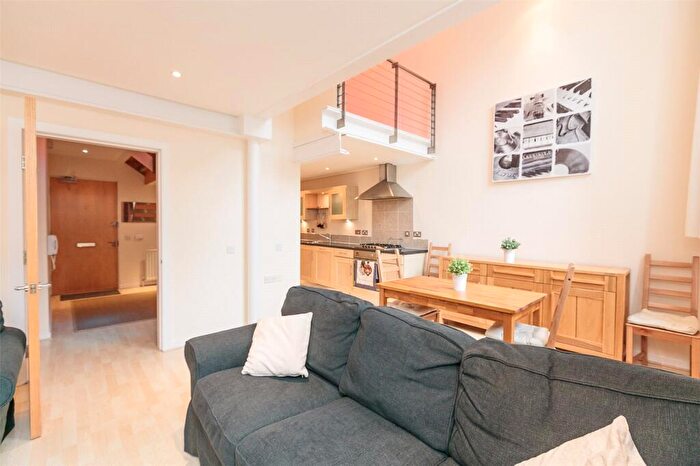 1 Bedroom Flat To Rent In Giles Street, Edinburgh, EH6