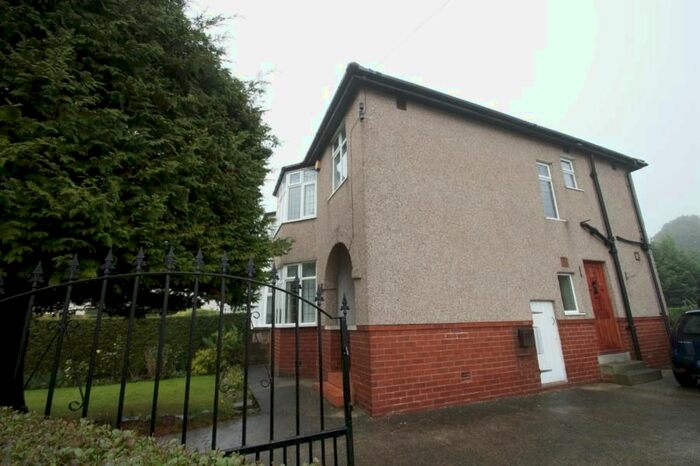 3 Bedroom Semi-Detached House To Rent In Street Lane, Moortown, Leeds, LS17