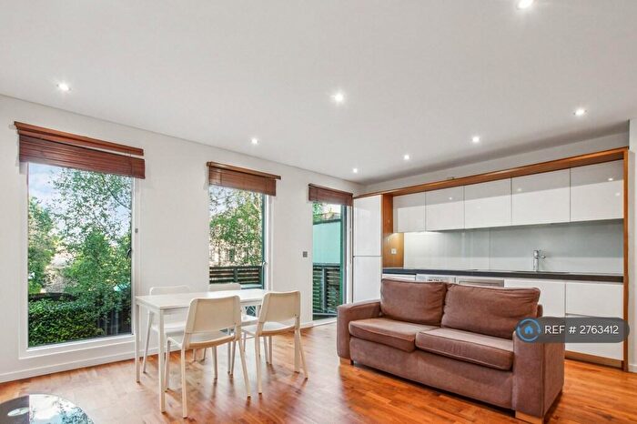 2 Bedroom Flat To Rent In Blueprint Apartments, London, SW12