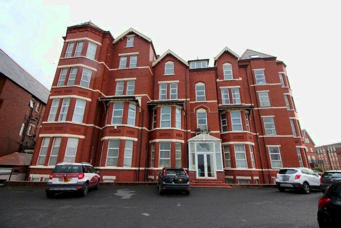 2 Bedroom Flat To Rent In Promenade, Southport PR9