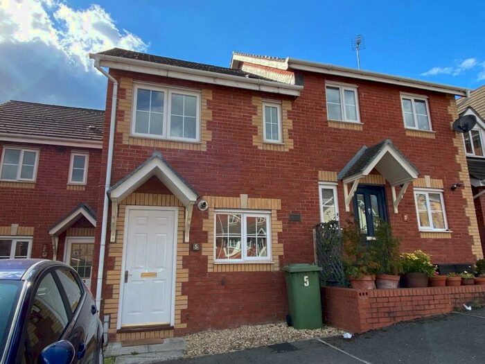 2 Bedroom House To Rent In Cwrt Edward, Barry, Vale Of Glamorgan, CF62