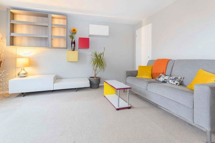 1 Bedroom Flat To Rent In Boileau Road, London, SW13