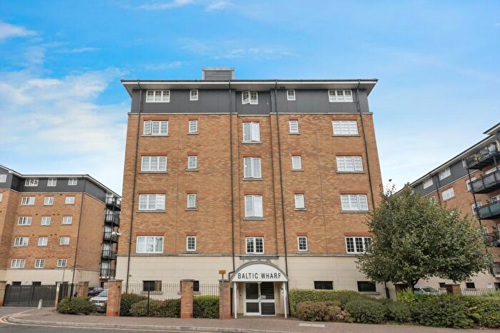 2 Bedroom Flat For Sale In Clifton Marine Parade, Gravesend, Kent, DA11