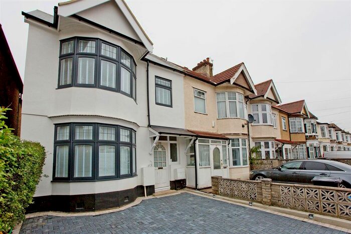 4 Bedroom Property To Rent In Coventry Road, Ilford, IG1