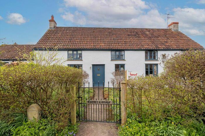 4 Bedroom Detached House For Sale In Charming Bedroom Cottage With Ancilliary Accommodation, BA4