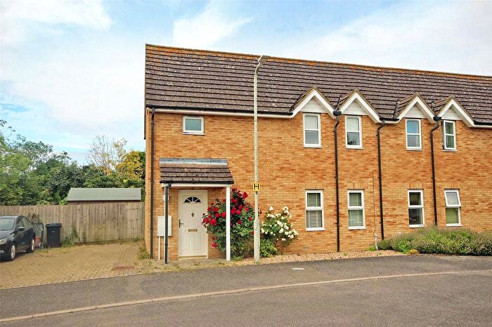 3 Bedroom Semi-Detached House For Sale In Glebe Close, Thurleigh, Bedford, Bedfordshire, MK44