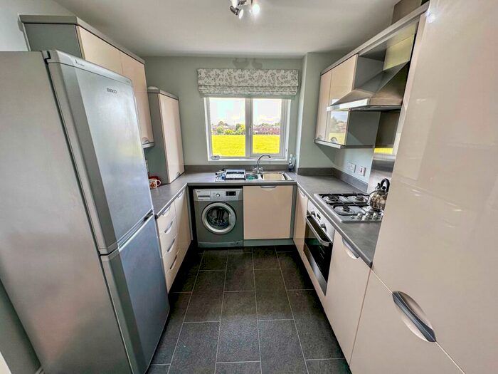 2 Bedroom Apartment To Rent In Spire Close, Lincoln, LN1