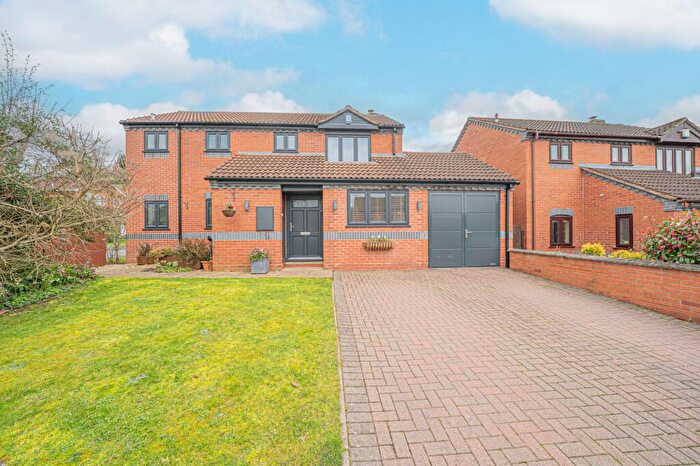 3 Bedroom Detached House For Sale In Spilsbury Croft, Solihull, B91