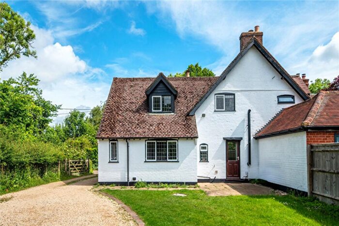 4 Bedroom Semi-Detached House To Rent In Sprigs Holly, Chinnor, Oxfordshire, OX39