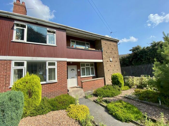 2 Bedroom Flat To Rent In Hollyshaw Lane, Leeds, LS15