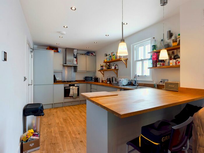 4 Bedroom Mews To Rent In Springfield Mews, Brighton, BN1