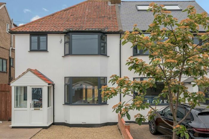 3 Bedroom Semi-Detached House To Rent In Merriman Road, London, SE3