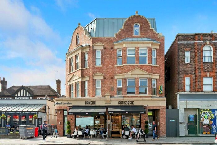 2 Bedroom Flat To Rent In Ballards Lane, London, N3