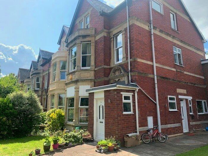 2 Bedroom Flat To Rent In Roseberry Place, Penarth, CF64