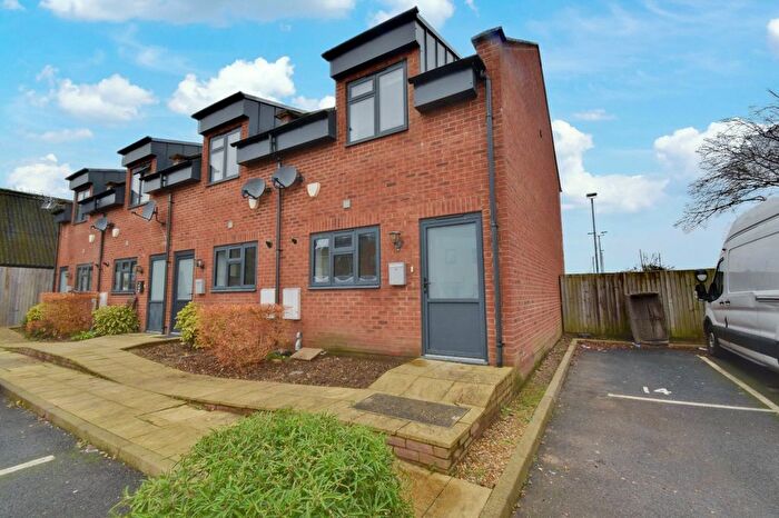 2 Bedroom End Of Terrace House For Sale In Whippendell Road, Watford, Hertfordshire, WD18