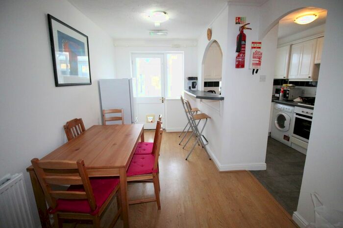 6 Bedroom Semi-Detached House To Rent In Nightingale Shott, Surrey TW20