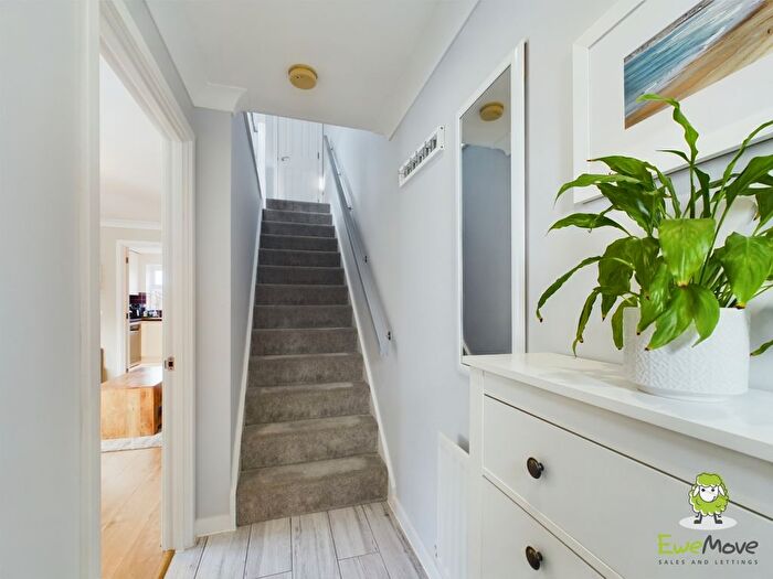 3 Bedroom Town House For Sale In Avington Way, Sherfield-On-Loddon, Hook, Hampshire, RG27