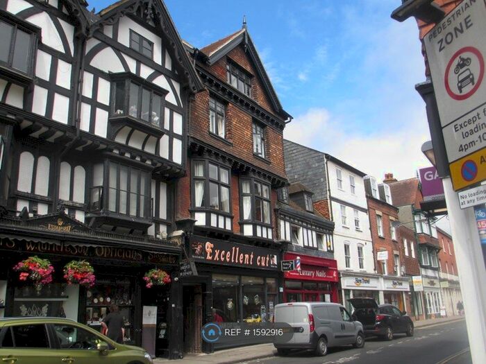 1 Bedroom Flat To Rent In Minster Street, Salisbury, SP1