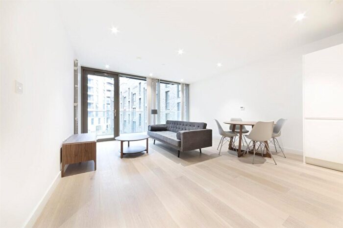 2 Bedroom Apartment For Sale In Windlass House, Schooner Road, London, E16
