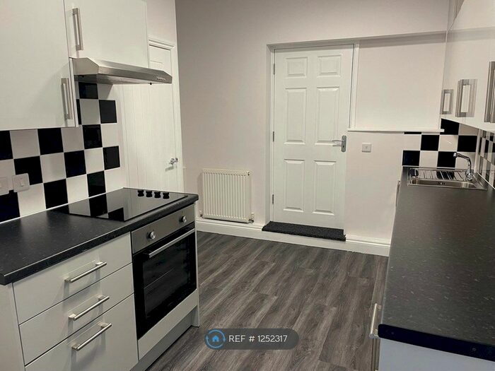 2 Bedroom Flat To Rent In Studley Road, Torquay TQ1