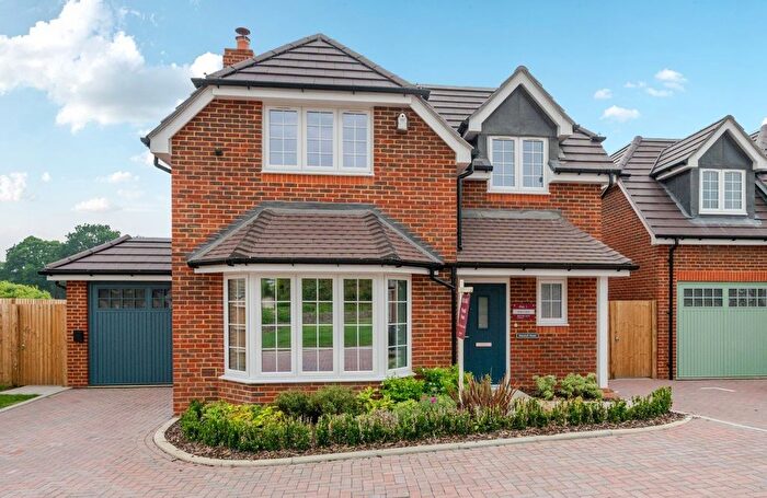 4 Bedroom Detached House For Sale In The Wickets, Fullers Road, Rowledge, Farnham, GU10