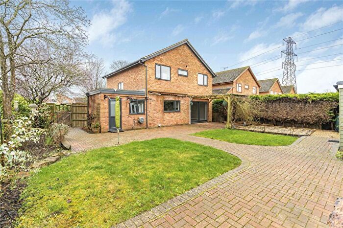 4 Bedroom Detached House For Sale In Meadow Close, Farmoor, Oxford, Oxfordshire, OX2