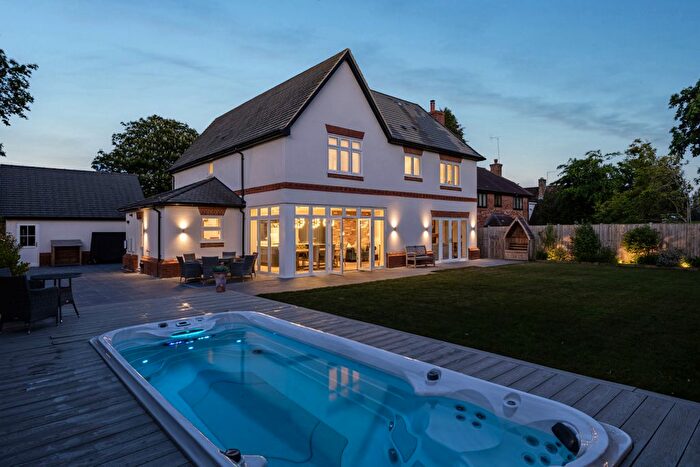 5 Bedroom Detached House For Sale In Orchard Close, Henley-On-Thames, RG9