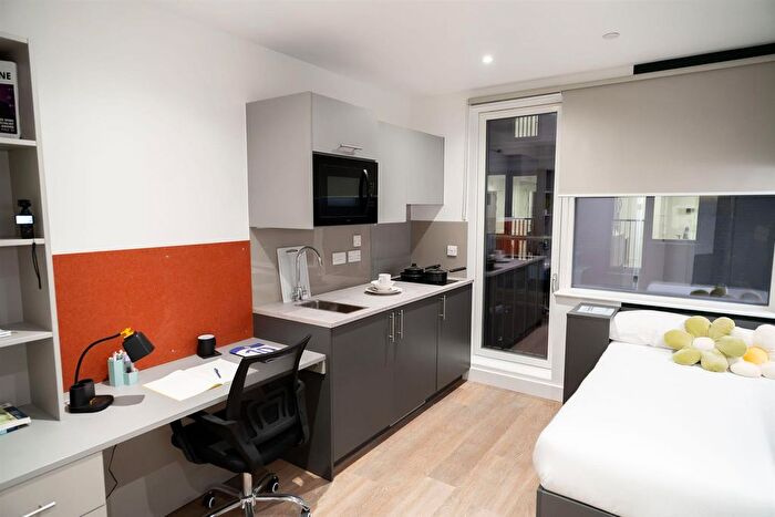 1 Bedroom Flat To Rent In Kennington Lane, London, SE11