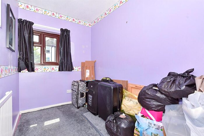 3 Bedroom Terraced House For Sale In Perry Street, Maidstone, Kent, ME14