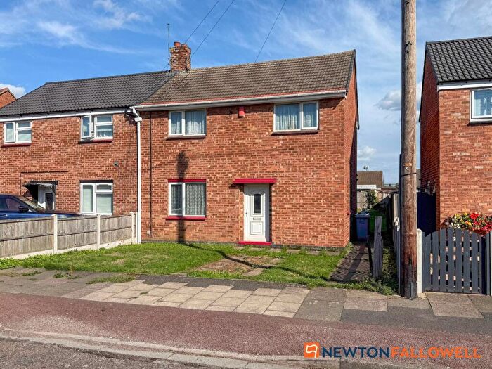 3 Bedroom Semi-Detached House For Sale In Trinity Road, Newark, NG24