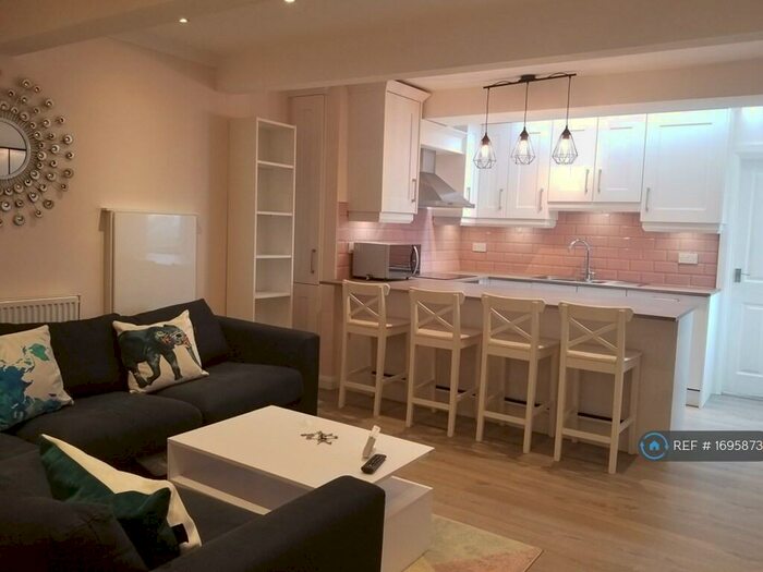 6 Bedroom Semi-Detached House To Rent In Raymond Crescent, Guildford, GU2