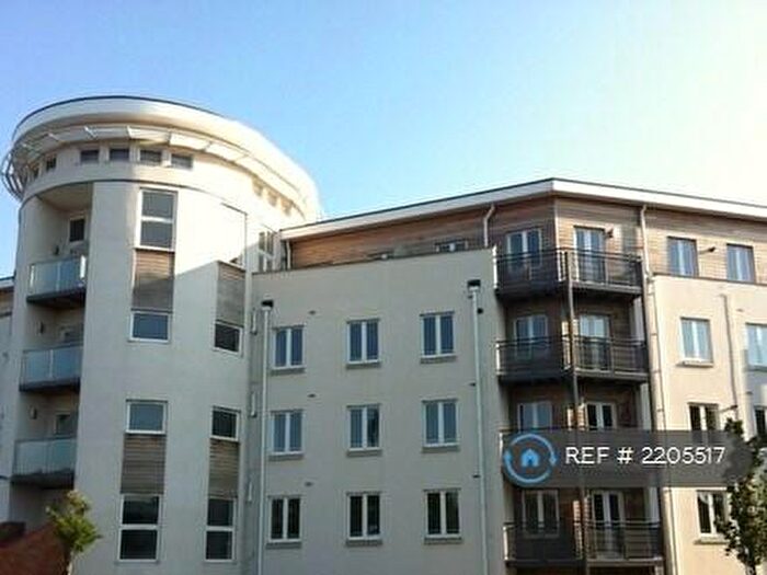 1 Bedroom Flat To Rent In Kingsquarter, Maidenhead, SL6