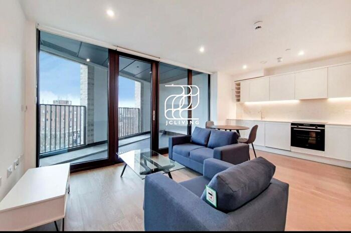 1 Bedroom Flat To Rent In Salter Street, London, E14