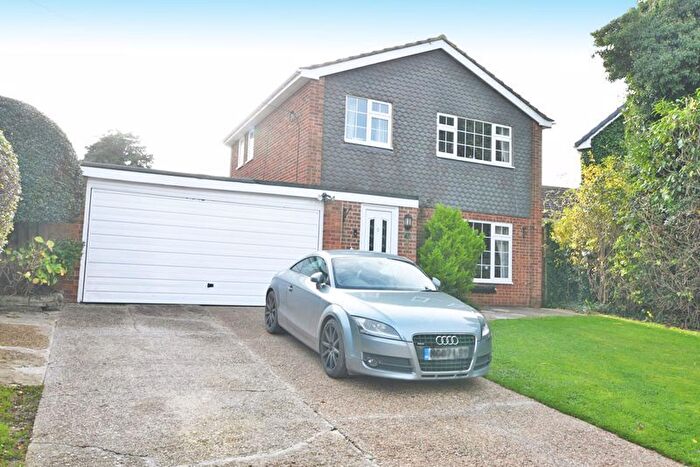 3 Bedroom Detached House For Sale In Lenham Road, Platts Heath, Maidstone, ME17