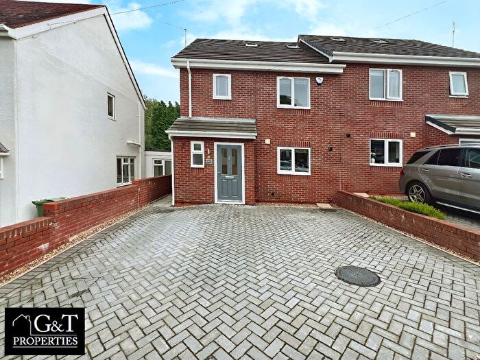 4 Bedroom Semi-Detached House To Rent In Devon, Wartell Bank, Kingswinford, DY6