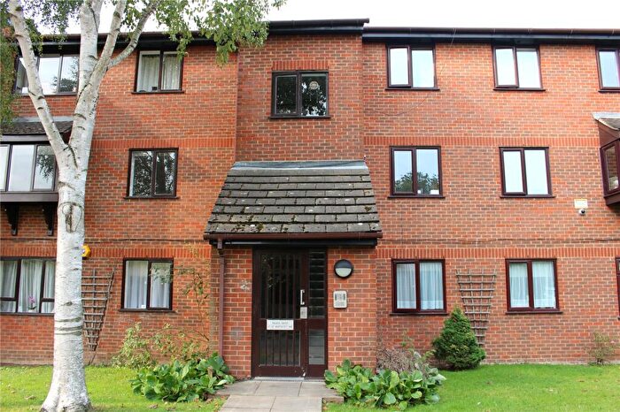 1 Bedroom Apartment To Rent In Northcott Avenue, London, N22