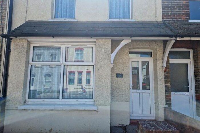 2 Bedroom Property To Rent In Boundary Road, Ramsgate, CT11