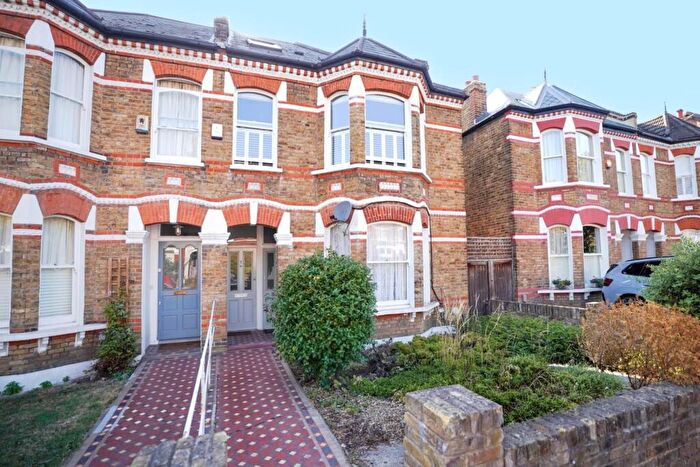3 Bedroom Maisonette For Sale In Dalmore Road, Dulwich, London, SE21