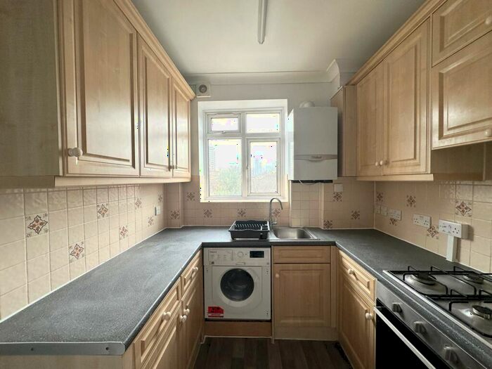 2 Bedroom Flat To Rent In St Nicholas House (), Deptford, SE8