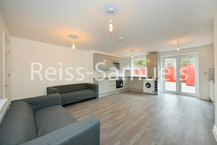 6 Bedroom Terraced House To Rent In Lockesfield Place, Isle Of Dogs, Docklands, London, E14