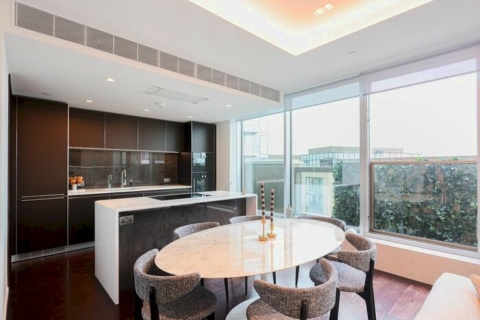 3 Bedroom Flat To Rent In Lillie Square, Columbia Gardens, Earls Court, West Brompton, SW6