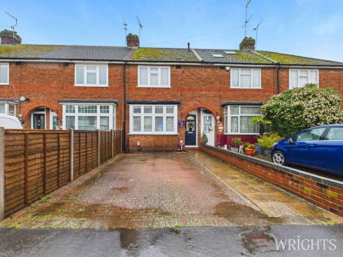 2 Bedroom Terraced House For Sale In Heathcote Avenue, Hatfield, AL10