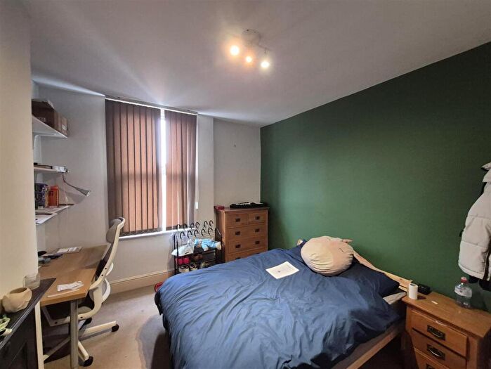 4 Bedroom End Of Terrace House For Sale In Minster Road, Spon End, Coventry, CV1 - Photo 8